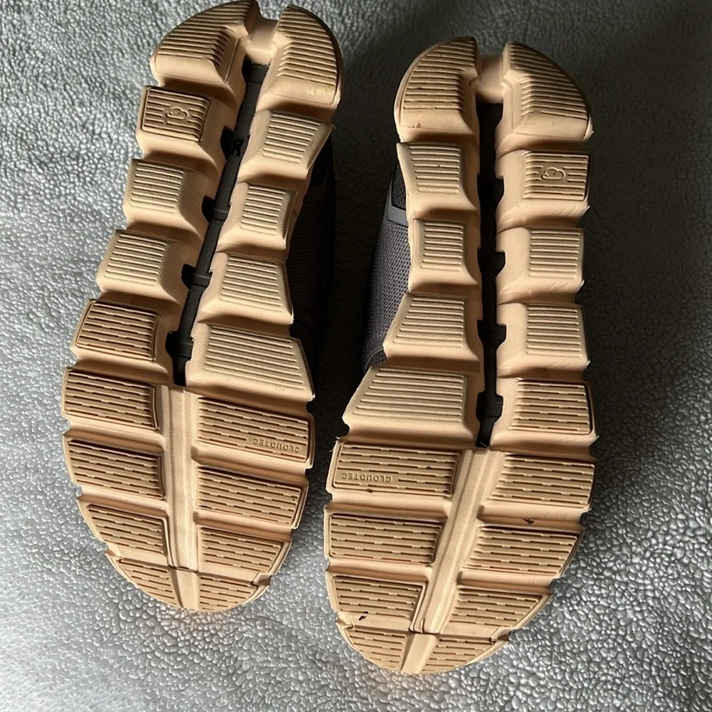 Barely worn OC gray and pink 7.5 women’s shoes. - Picture 6 of 6